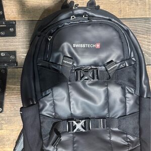 Swiss Tech Men's Backpack in Black and Gray